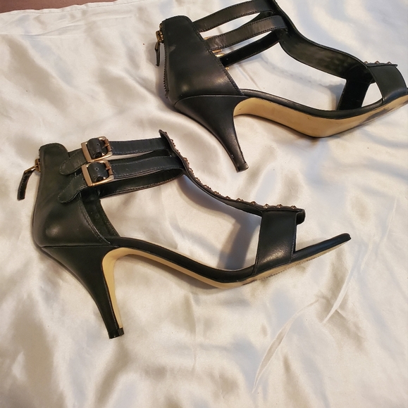 Shoes 🖤😍🔥 - Picture 4 of 6